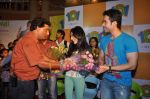 Tusshar Kapoor, Amrita Rao visit Growel Mall in Kandivili, Mumbai on 14th May 2011 (8).JPG